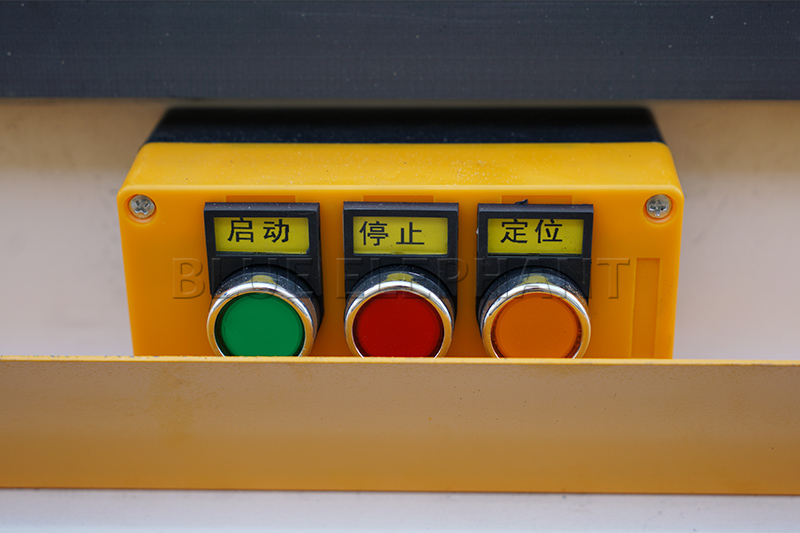 雙工位直排換刀加工中心