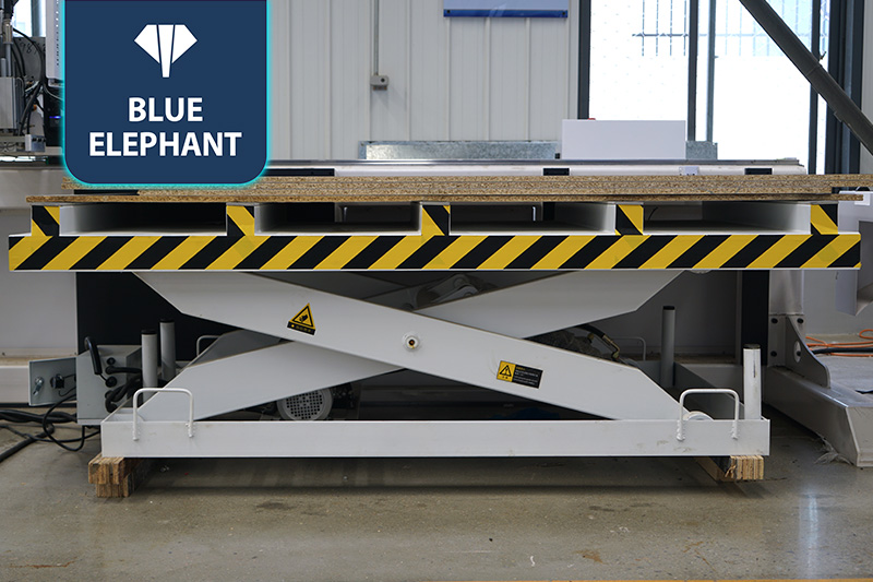 直排換刀加工中心+上下料貼標